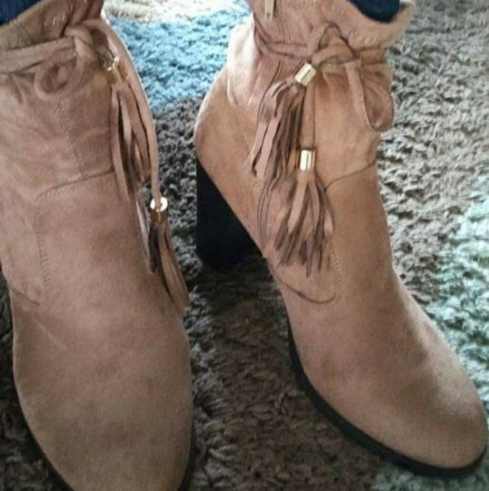 NEW By Love Athena - Swede Camel Short Boot